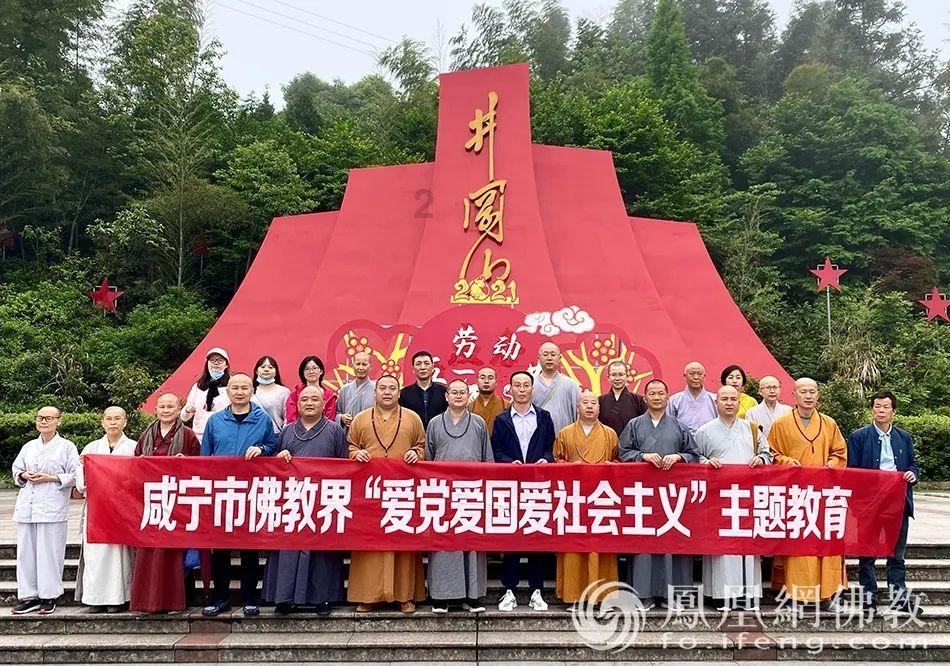 熠熠生辉！钱塘江现冰封潮汐树似冰河世纪